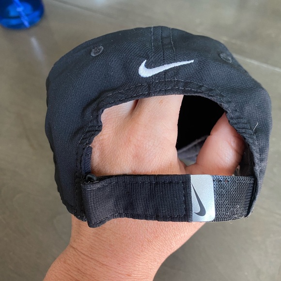 Toddler Nike Dry fit hat - Picture 3 of 7